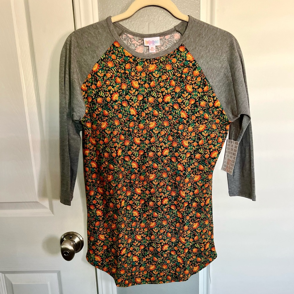 NWT LuLaRoe Randy T - Size XS